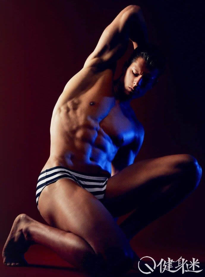 美国健身教练肌肉男模Eian Scully写真