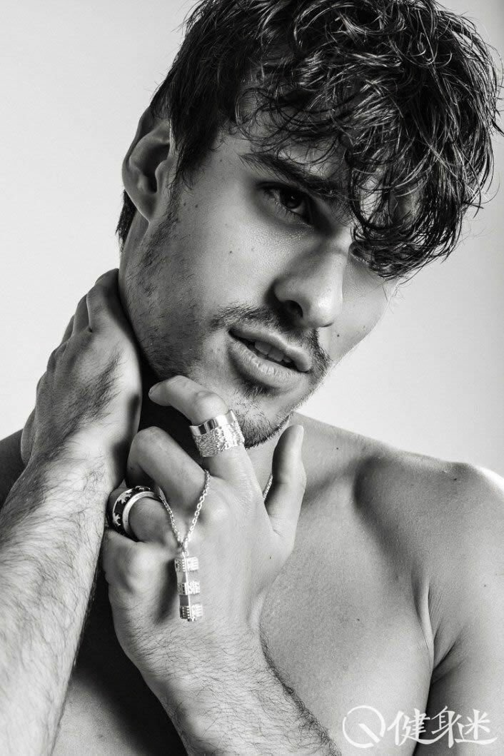 巴西肌肉男模Leonardo Dinali