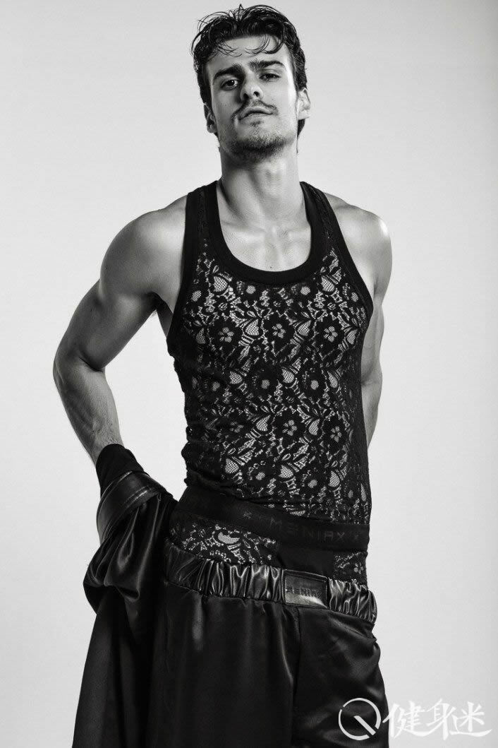 巴西肌肉男模Leonardo Dinali