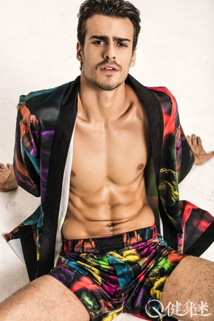 巴西肌肉男模Leonardo Dinali