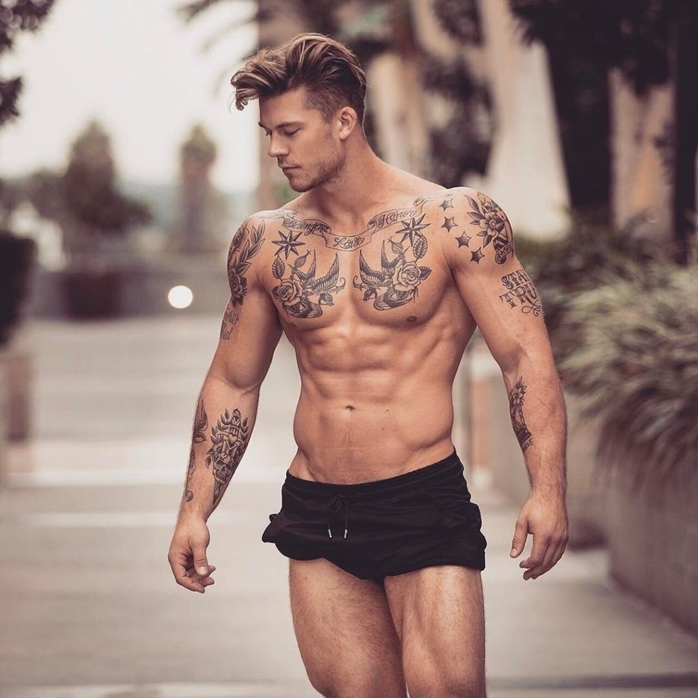 非常帅气的美国肌肉男模Kaz Van Der Waard