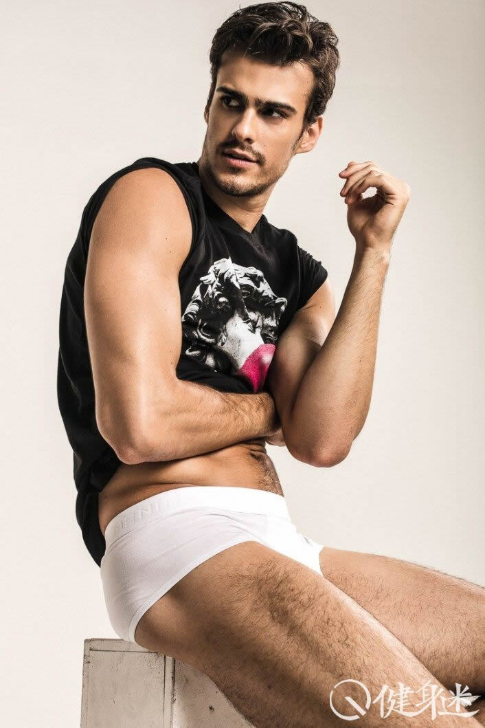 巴西肌肉男模Leonardo Dinali