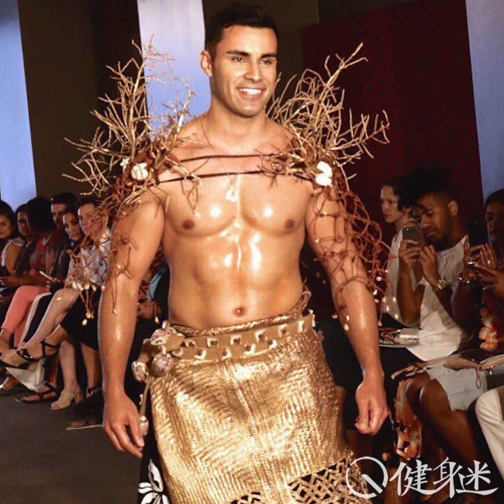 来自太平洋岛国的肌肉男 汤加旗手Pita Taufatofua