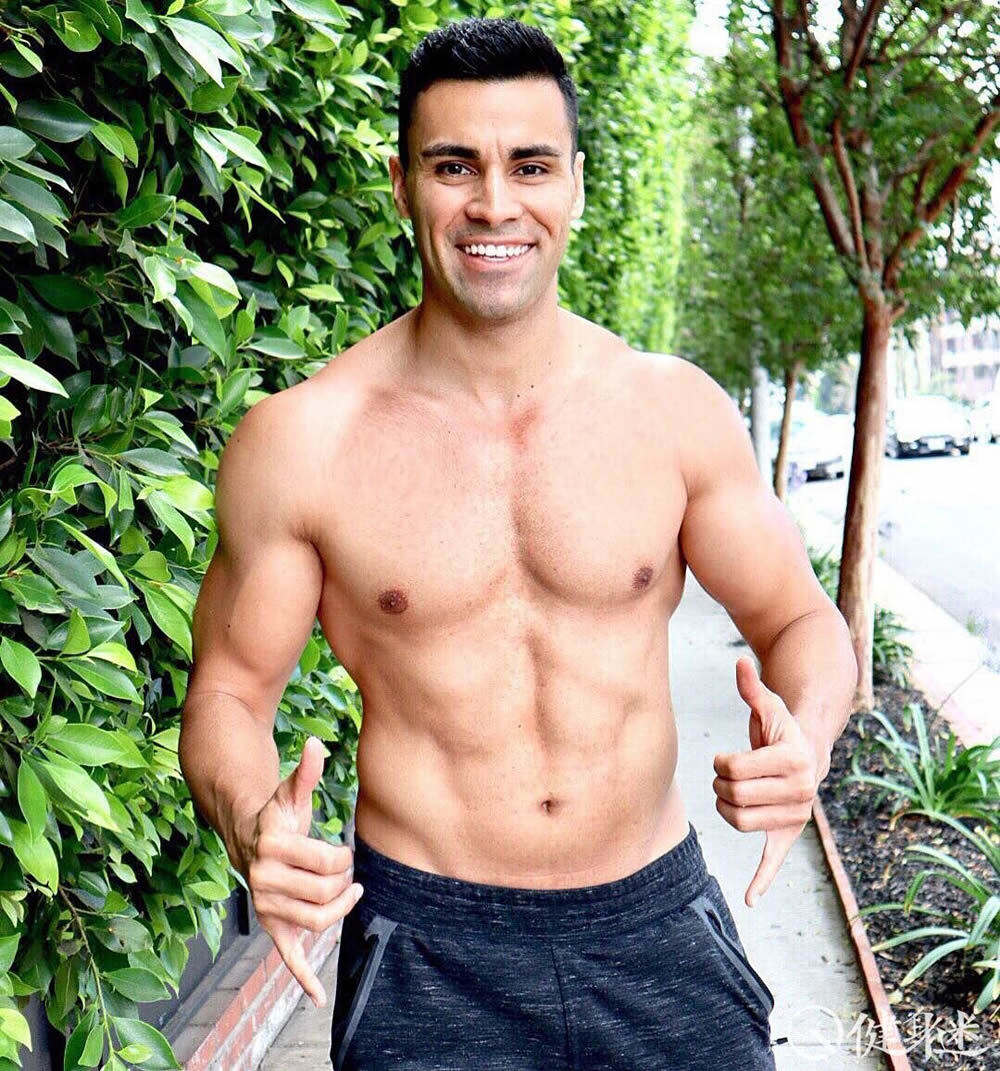 来自太平洋岛国的肌肉男 汤加旗手Pita Taufatofua