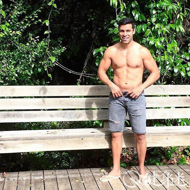 来自太平洋岛国的肌肉男 汤加旗手Pita Taufatofua