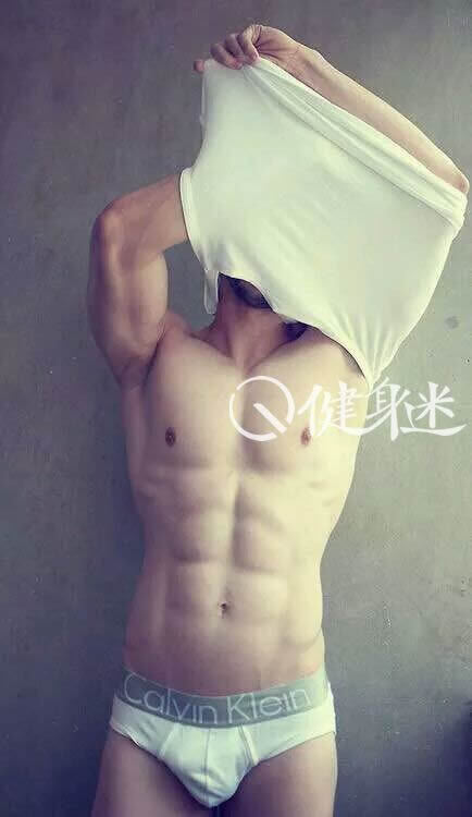 来自汤不热的一些肌肉男图片