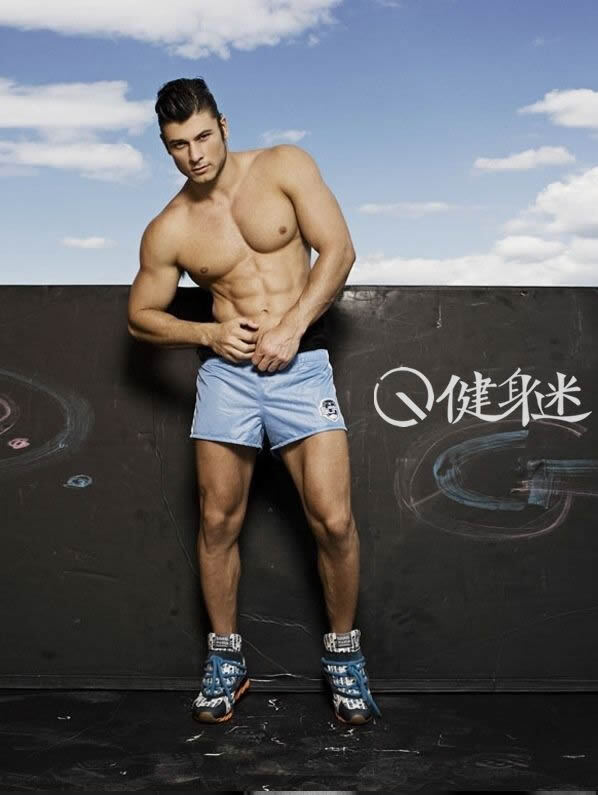 世界上第一位靠自拍走红的男模Daniel Garofali
