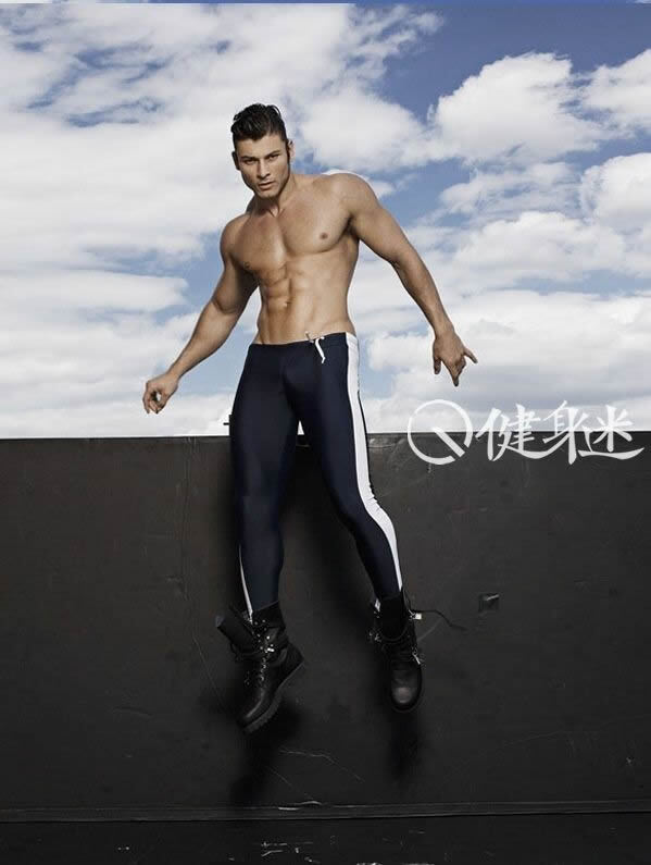 世界上第一位靠自拍走红的男模Daniel Garofali