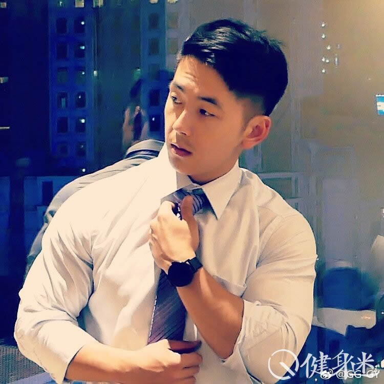 公狗腰健身天菜台湾肌肉帅哥彭羿旻vic