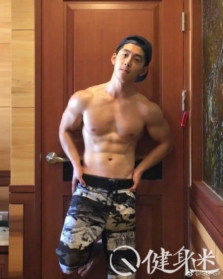 公狗腰健身天菜台湾肌肉帅哥彭羿旻vic