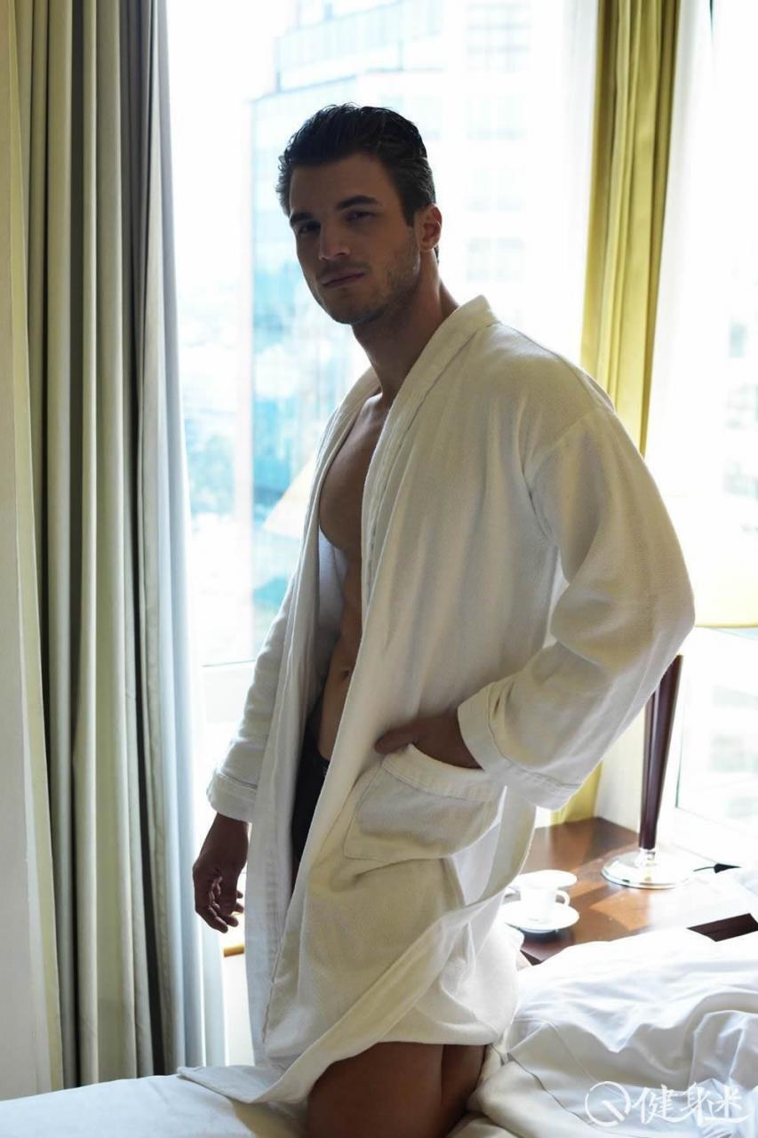 巴西肌肉男模ALEX TREVELIN