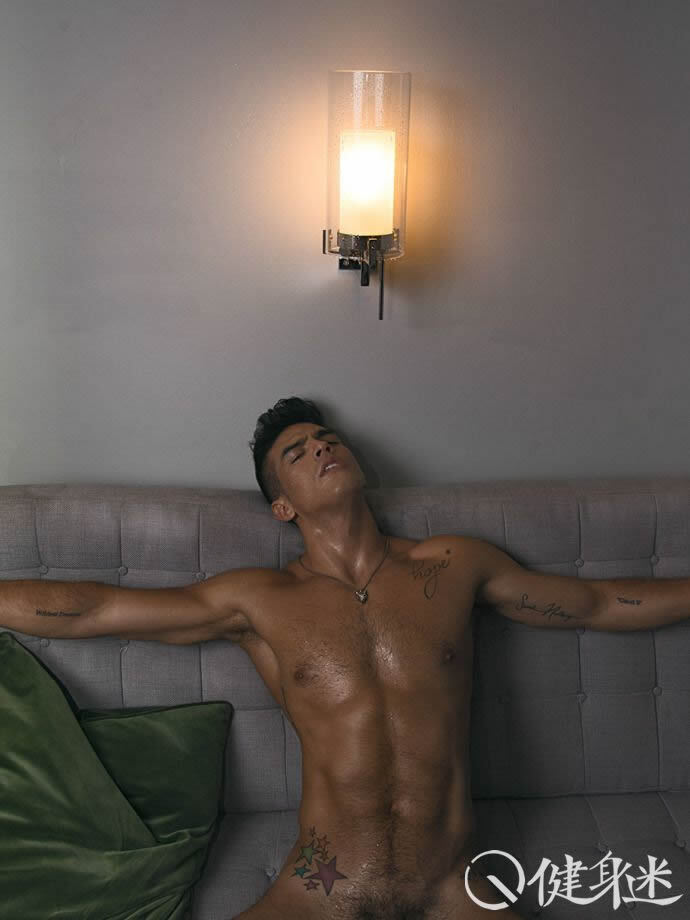来自哥伦比亚的肌肉男模Juanfer De La Torre