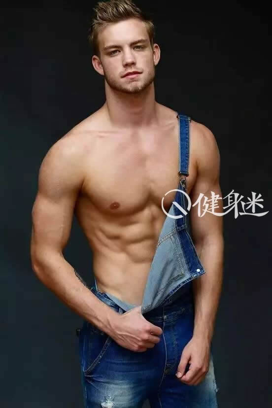 美国肌肉男模Dustin McNeer图片 全美超模下海