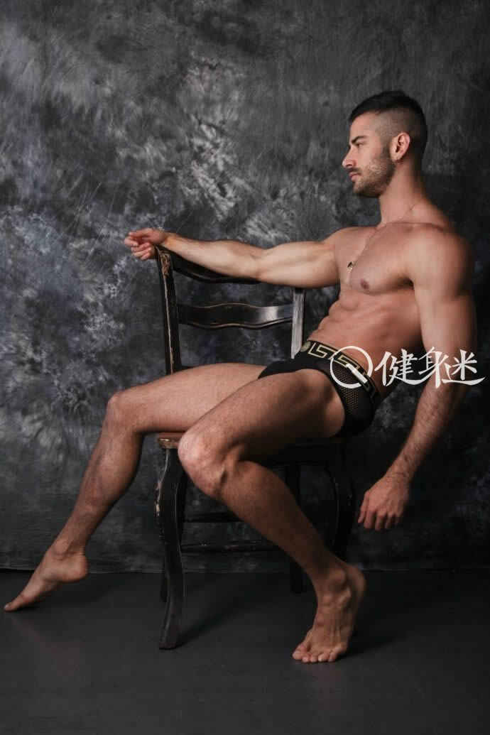 型男大片 西班牙肌肉男模Jonathan Guijarro图片