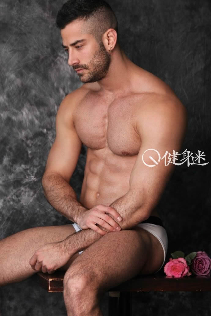 型男大片 西班牙肌肉男模Jonathan Guijarro图片