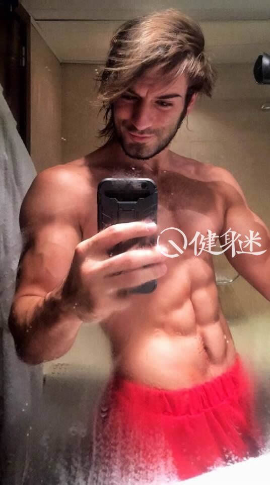 意大利肌肉型男Leon Chiro《守望先锋》泳装麦叔