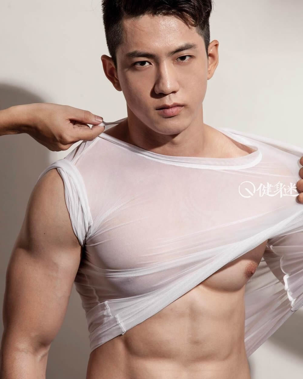 90后越南肌肉男模健身教练Datdang Quoc