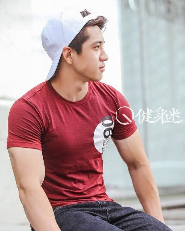 90后越南肌肉男模健身教练Datdang Quoc