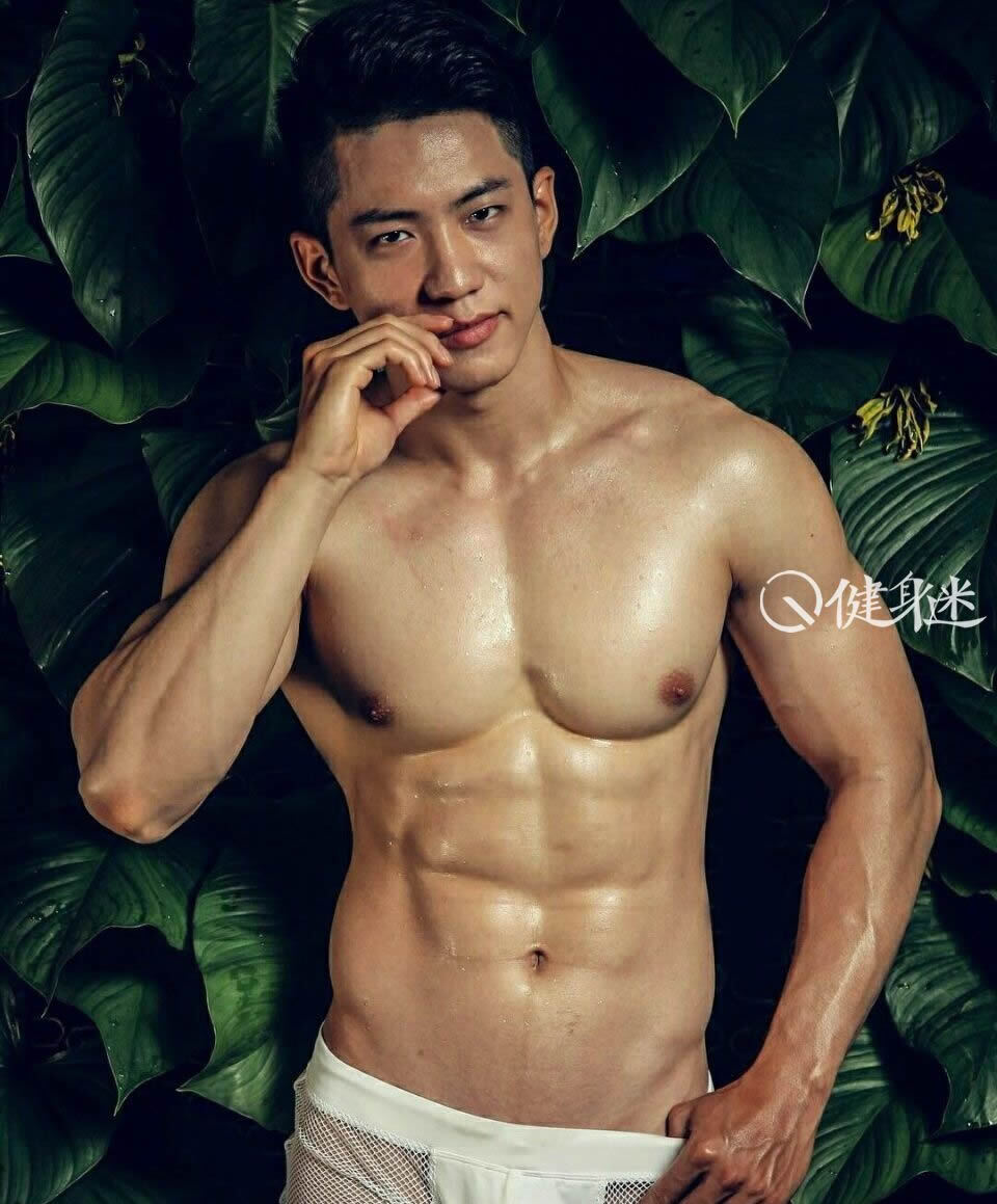90后越南肌肉男模健身教练Datdang Quoc