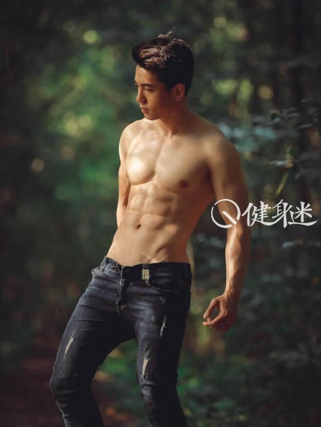 90后越南肌肉男模健身教练Datdang Quoc