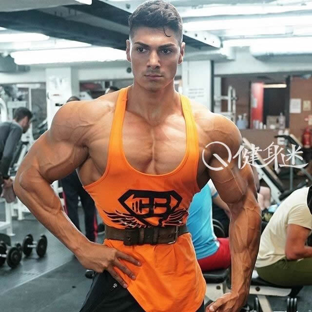 96年健身新秀肌肉男Andrei Deiu健身房肌肉写真