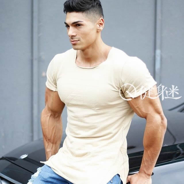 96年健身新秀肌肉男Andrei Deiu健身房肌肉写真