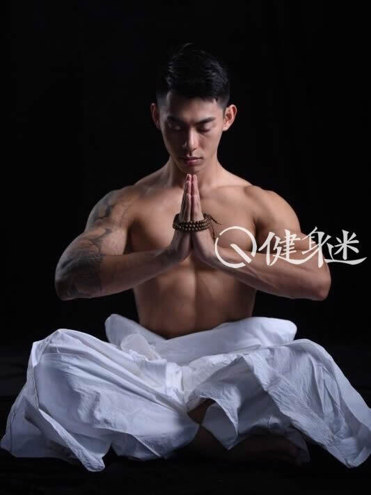 中国肌肉男鬼狼alex肌肉写真 中国肌肉帅哥写真