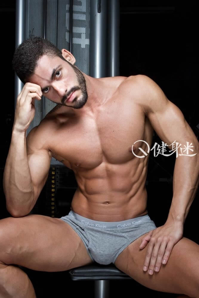 巴西肌肉男模健身教练Caie Langone胡子肌肉男