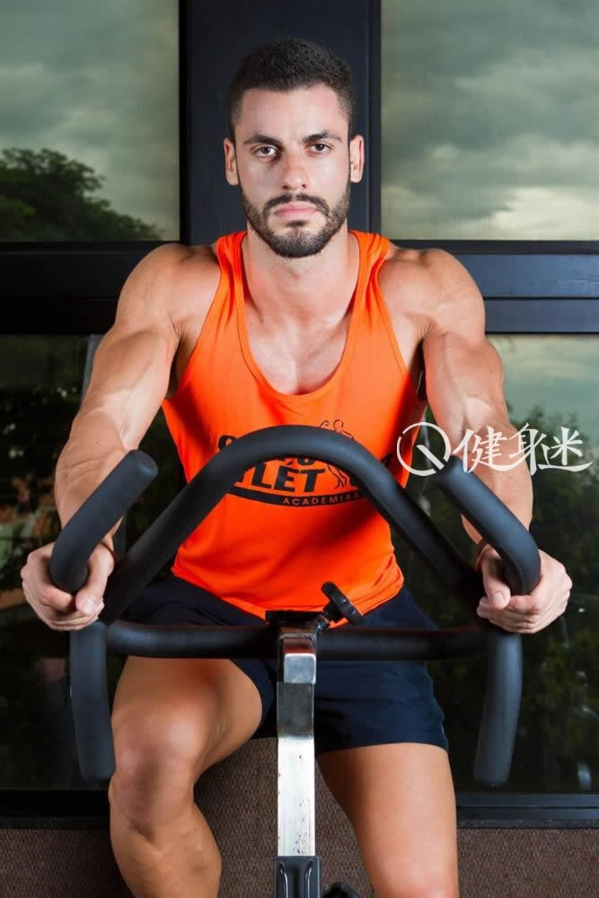 巴西肌肉男模健身教练Caie Langone胡子肌肉男