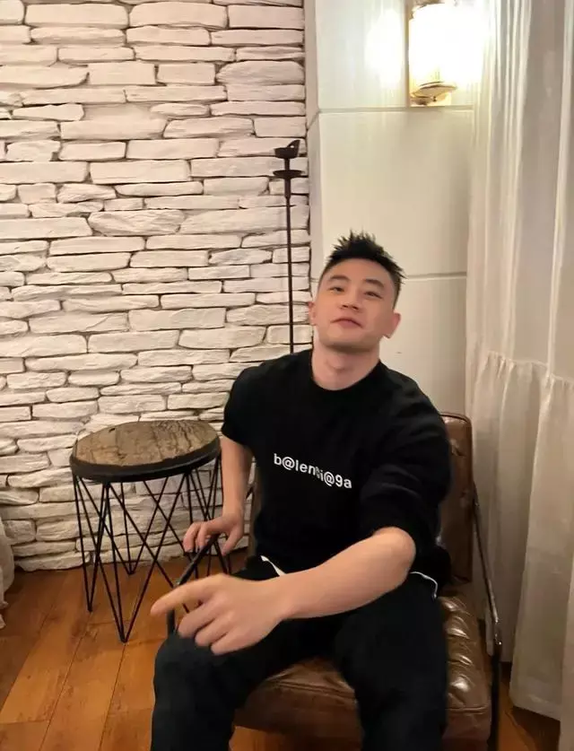 人畜无害的小奶狗身材健壮迷人,让人心动! 人畜无害的小奶狗身材健壮迷人,让人心动!