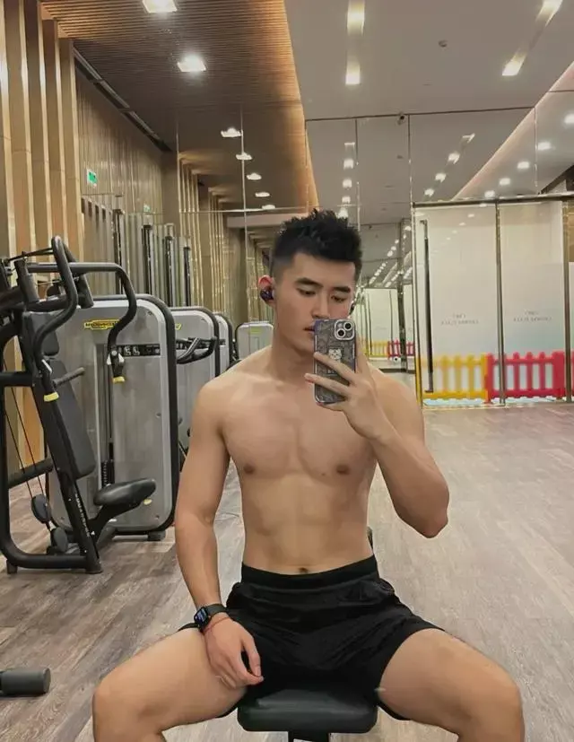 这枚爱运动,爱旅行的健身教练有点帅哦 这枚爱运动,爱旅行的健身教练有点帅哦