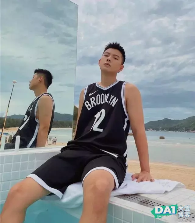 爱自拍的白袜运动男孩 爱自拍的白袜运动男孩