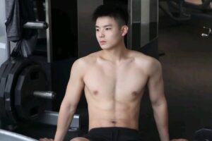 爱健身的肌肉直男,身材很不错哦-大壹博客
