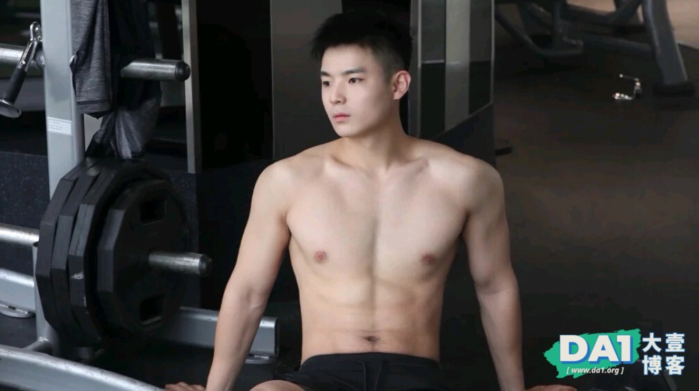 爱健身的肌肉直男，身材很不错哦-大壹博客
