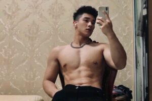 男子气概十足的肌肉体育生，腹肌线条很养眼哦-大壹博客