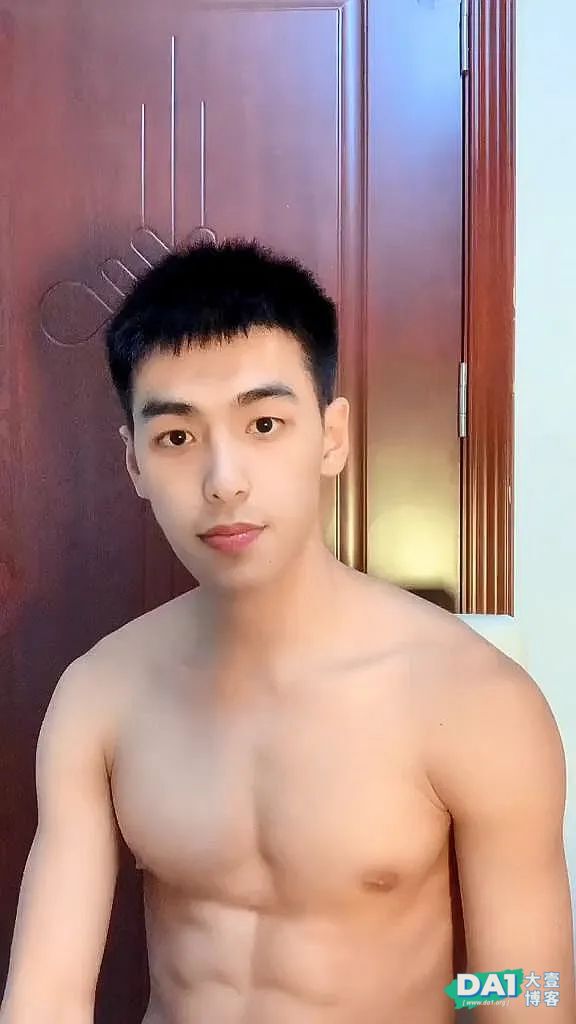 00后篮球体育生校草,被阳刚帅气的模样迷倒了! 00后篮球体育生校草,被阳刚帅气的模样迷倒了!