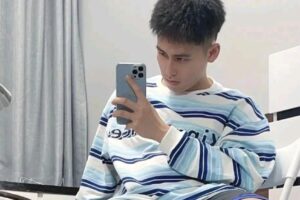 球服体育生学长秀长腿，这流畅的肌肉线条真的绝了-大壹博客