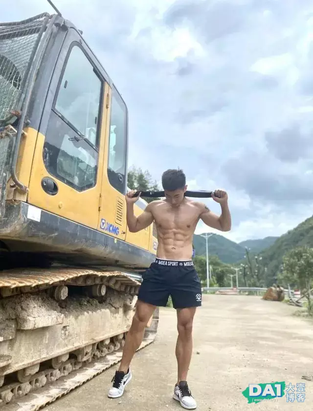 8枚肌肉帅哥袭来,有没有你心仪的类型? 8枚肌肉帅哥袭来,有没有你心仪的类型?