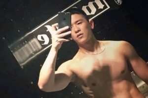 肌肉小哥拍写真,硬汉气息扑面而来!-大壹博客