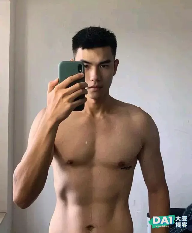 成都超帅薄肌小哥,鲜嫩清爽的男生谁不爱? 成都超帅薄肌小哥,鲜嫩清爽的男生谁不爱?
