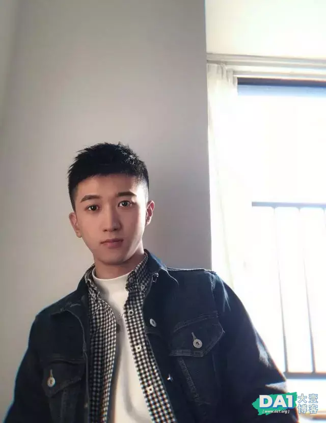鲜肉奶狗小帅哥改走“纯欲风”很养眼哦 鲜肉奶狗小帅哥改走“纯欲风”很养眼哦