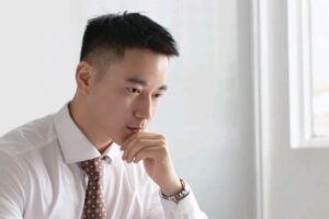 白衬衫肌肉律师这气质,我可以-大壹博客