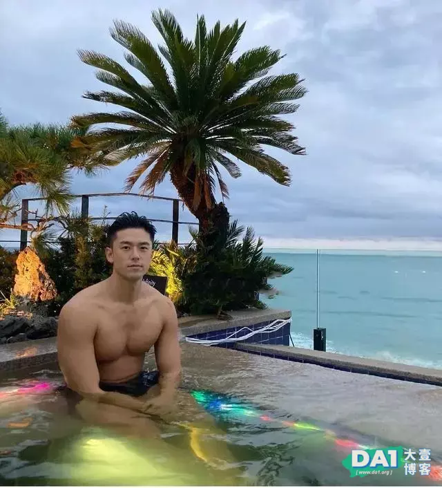 这枚海边大秀好身材的肌肉“熟男”,我太可以了 这枚海边大秀好身材的肌肉“熟男”,我太可以了