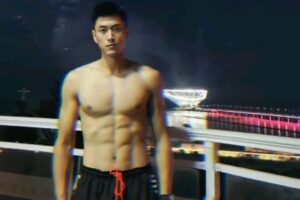 沈阳体育学院的肌肉体育生大秀腹肌好身材-大壹博客
