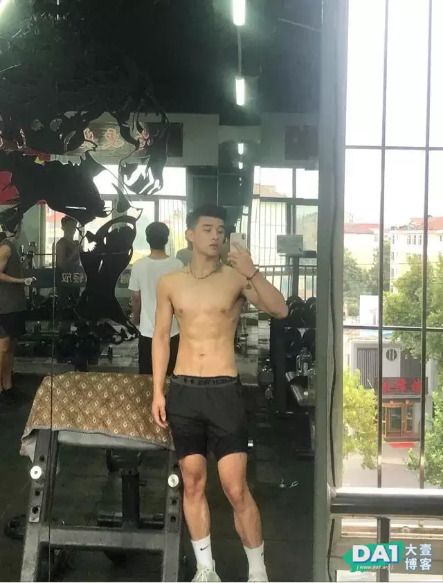 00后的身材都这么健壮迷人了吗? 00后的身材都这么健壮迷人了吗?