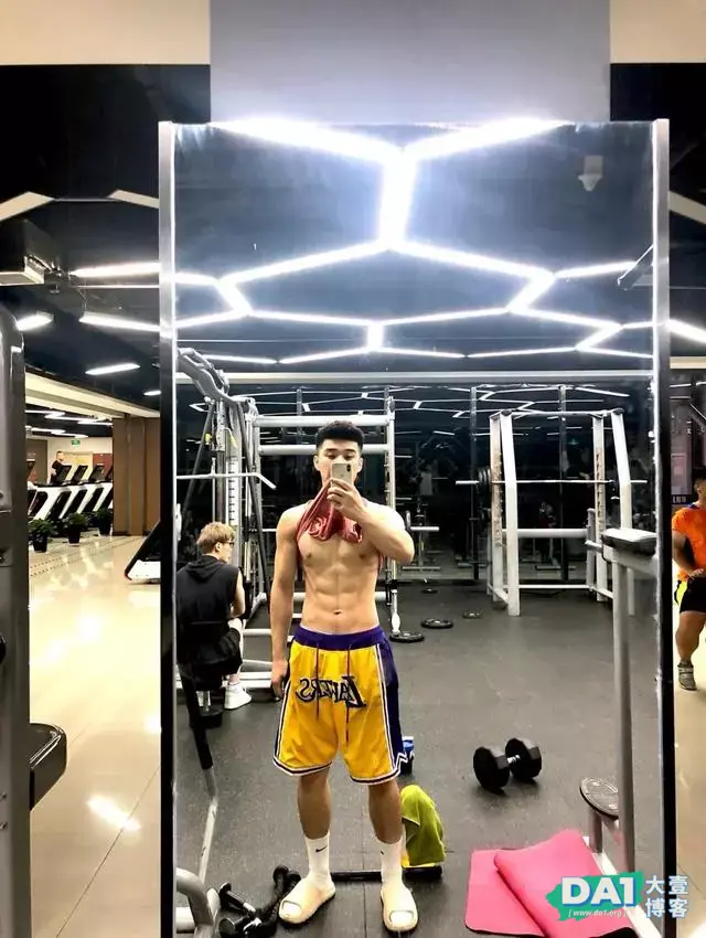 00后的身材都这么健壮迷人了吗? 00后的身材都这么健壮迷人了吗?