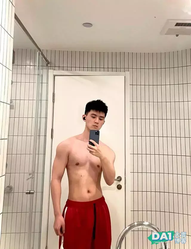 这枚可奶可狼的肌肉律师有点帅 这枚可奶可狼的肌肉律师有点帅