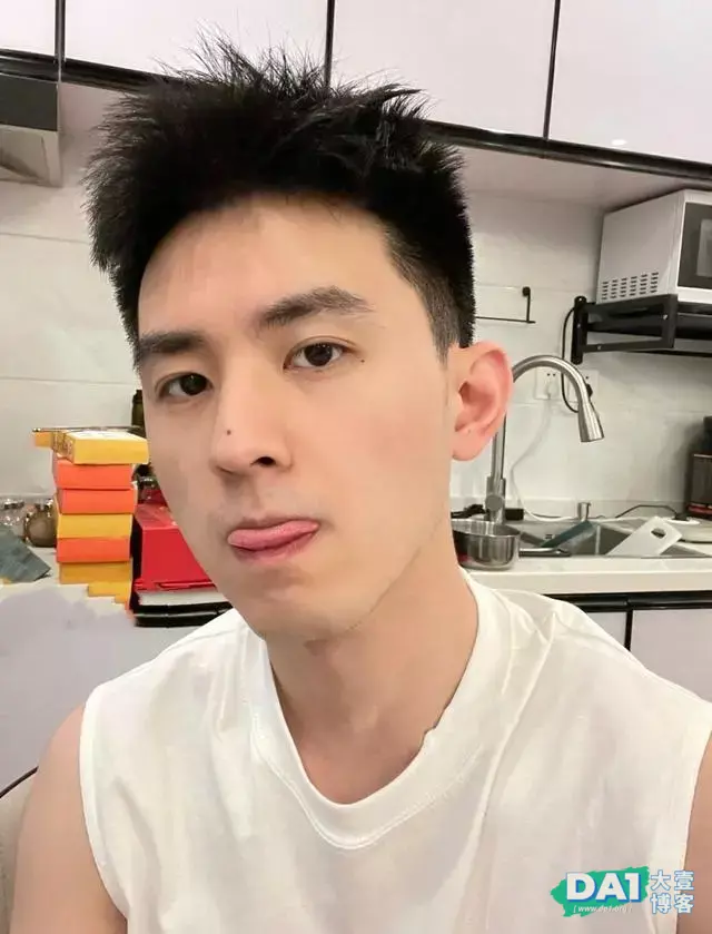 这枚可奶可狼的肌肉律师有点帅 这枚可奶可狼的肌肉律师有点帅