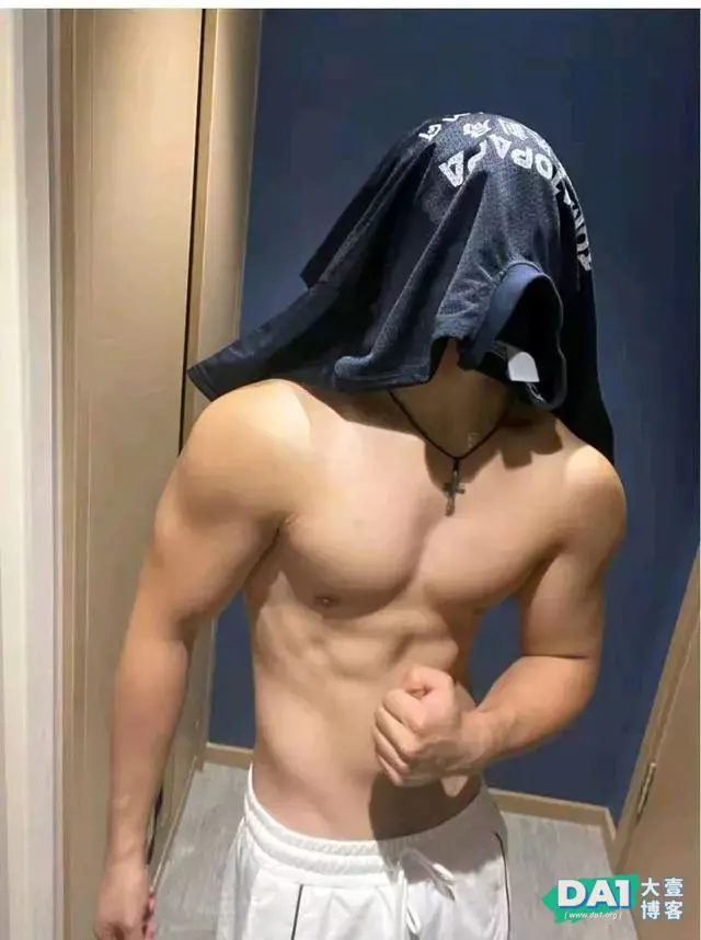 穿衣显瘦,脱衣有肉的肌肉帅哥这颜值身材我可以 穿衣显瘦,脱衣有肉的肌肉帅哥这颜值身材我可以
