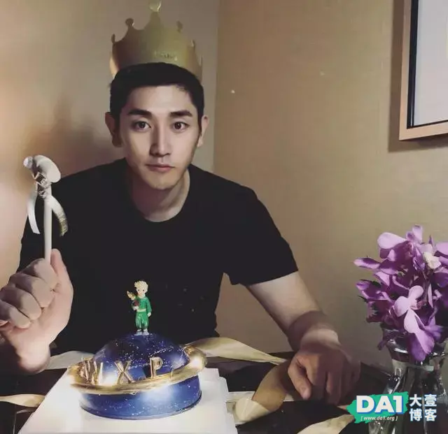 这枚穿搭博主穿着正装的模样也太帅了吧 这枚穿搭博主穿着正装的模样也太帅了吧